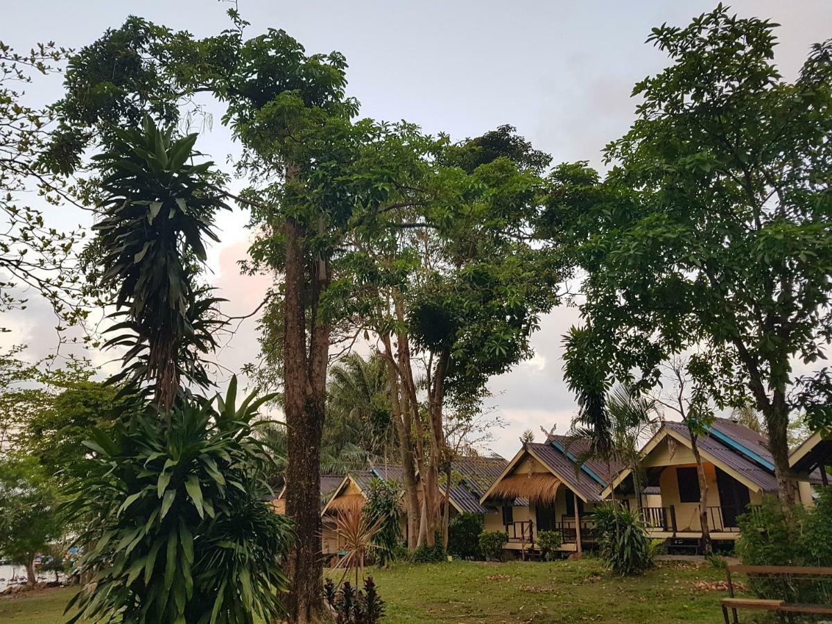 ฺBay Yard Hut Hotel เกาะช้าง ภายนอก รูปภาพ
