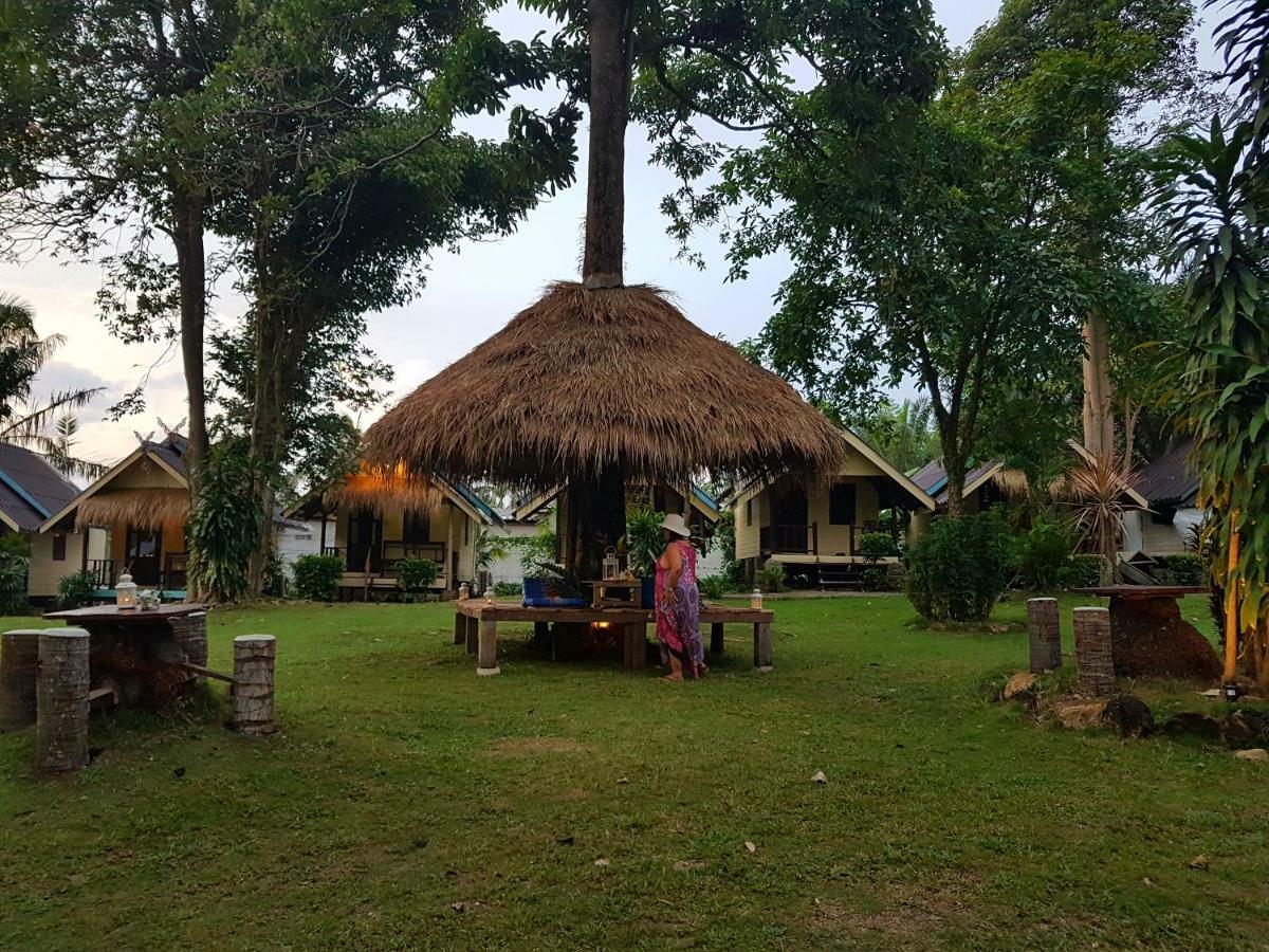 ฺBay Yard Hut Hotel เกาะช้าง ภายนอก รูปภาพ